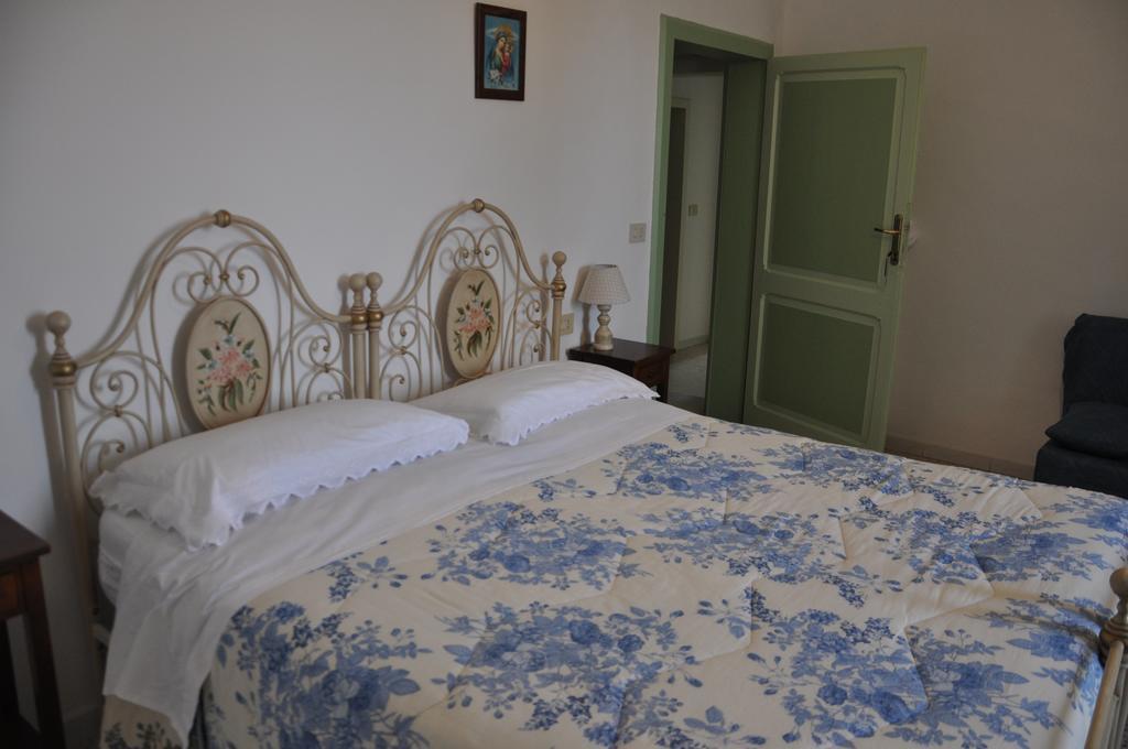 Agriturismo "Antico Frantoio" Foligno Exterior foto